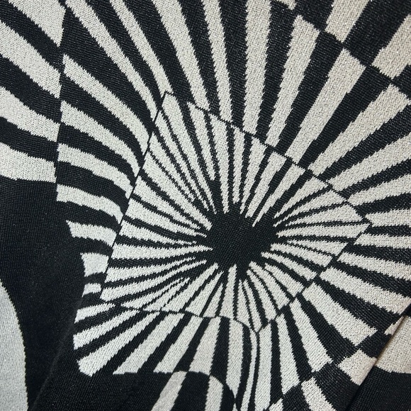 Vintage metallic thread abstract sweater - Picture 2 of 6